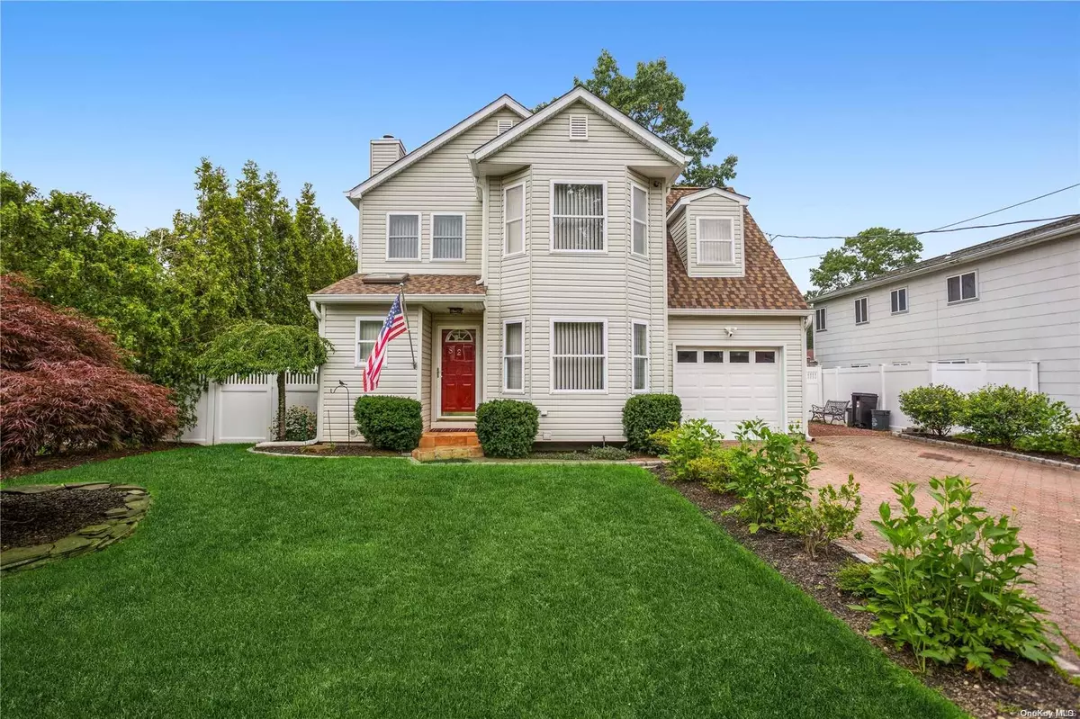 Mastic, NY 11950,82 Burney BLVD