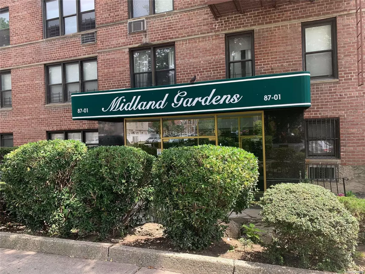 Jamaica Estates, NY 11432,87-01 Midland Pkwy #7A