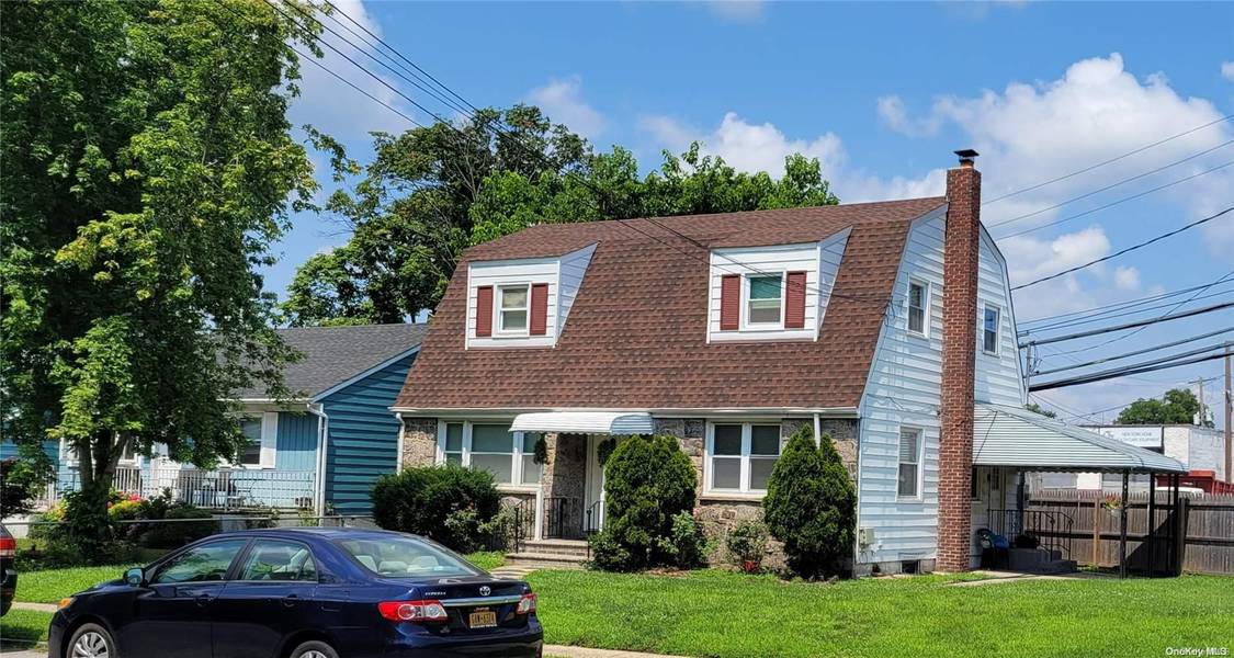 869 Oliver AVE, Westbury, NY 11590