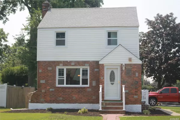 144 Cedar ST, Hempstead, NY 11550