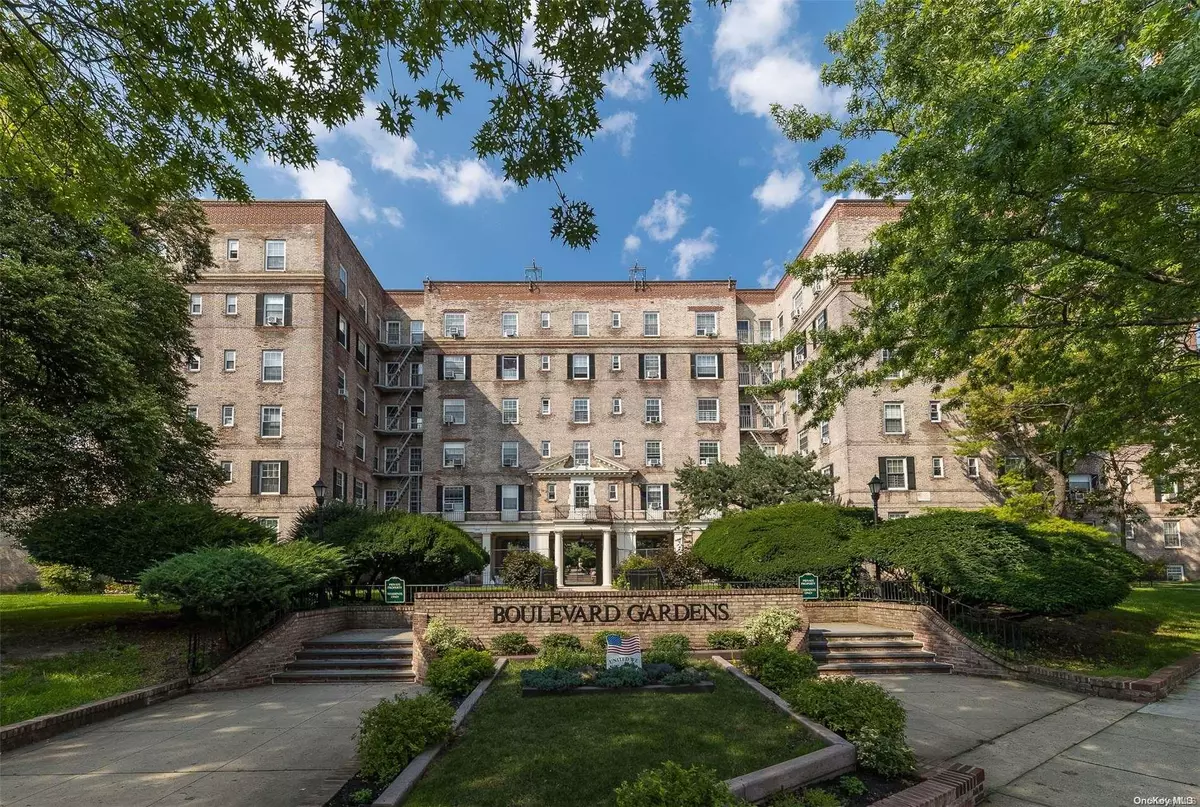 Woodside, NY 11377,30-31 Hobart Street #5K