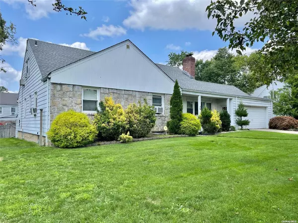 370 Maryland AVE, Freeport, NY 11520