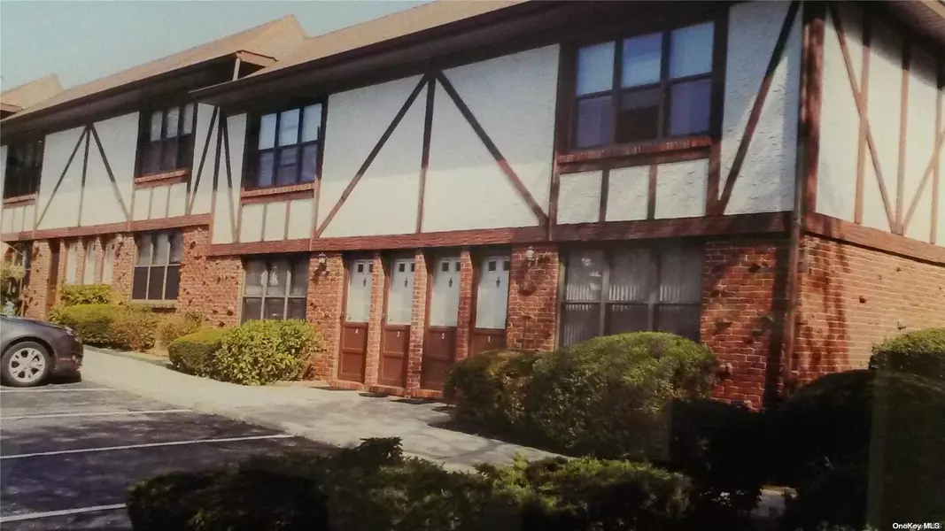 5 Bailey CT #5, Middle Island, NY 11953