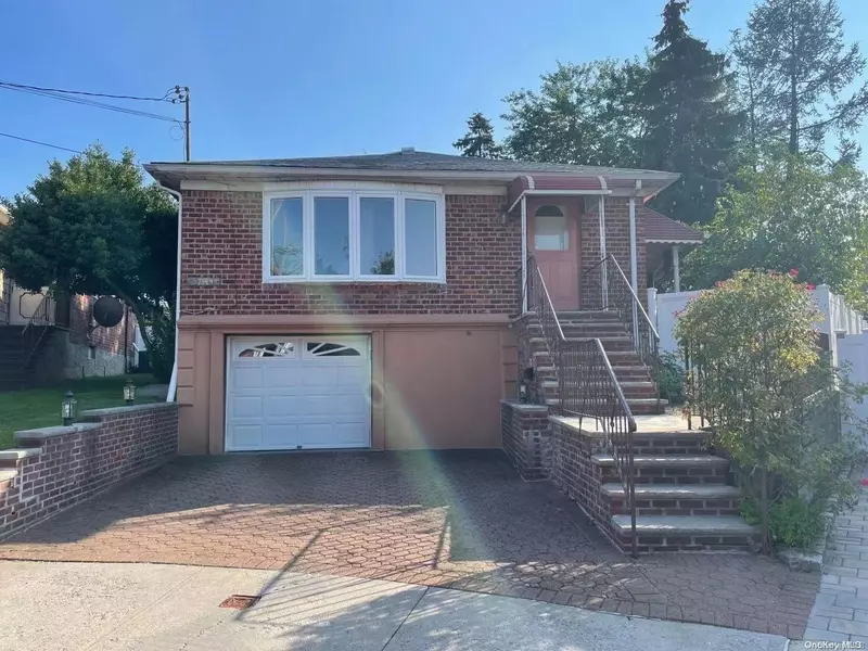 57-44 260th ST, Little Neck, NY 11362