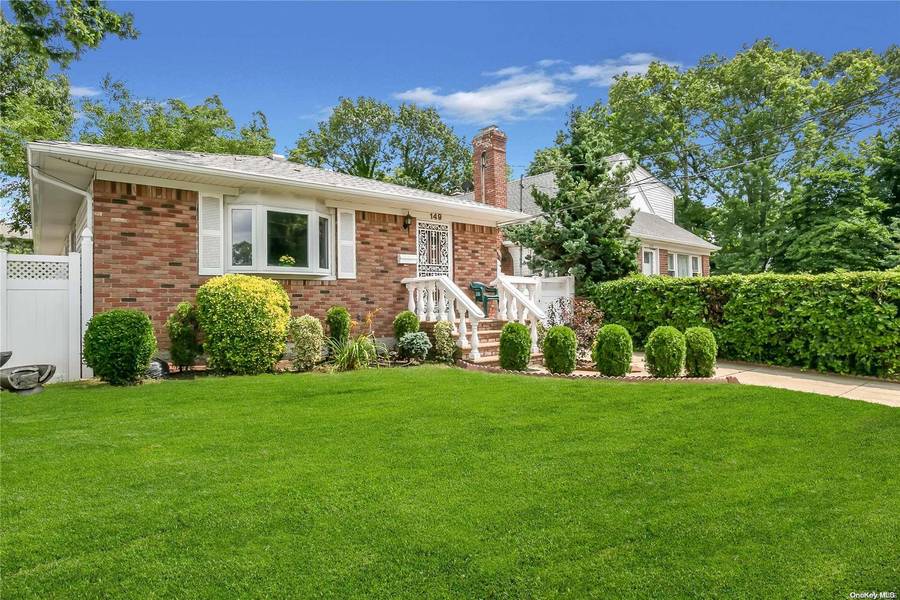 149 Bucknell RD, Valley Stream, NY 11580