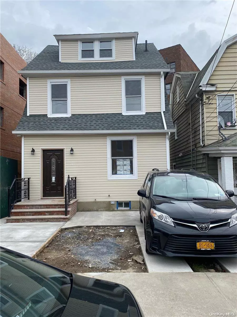 Elmhurst, NY 11373,Address not disclosed