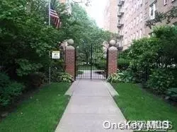 34 Cathedral AVE #5C, Hempstead, NY 11550