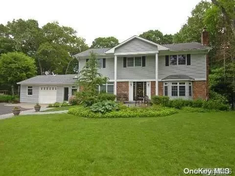 Smithtown, NY 11787,2 Hurtin BLVD