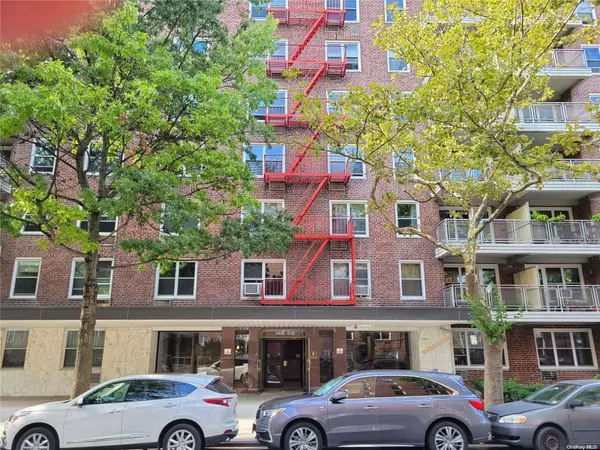 142-05 Roosevelt AVE #703, Flushing, NY 11354