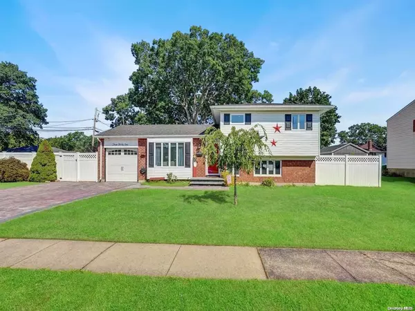 341 W 8th ST, Deer Park, NY 11729