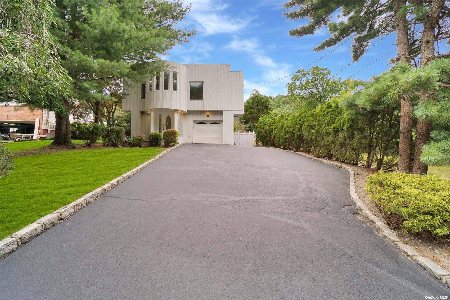 719 Meadow RD, Smithtown, NY 11787