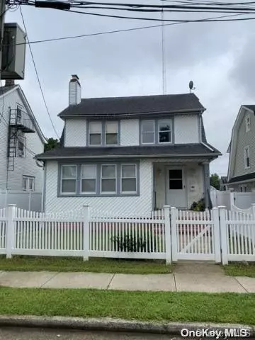 40 Totten ST, Hempstead, NY 11550