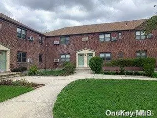 244-44 57th DR #Lower, Douglaston, NY 11362