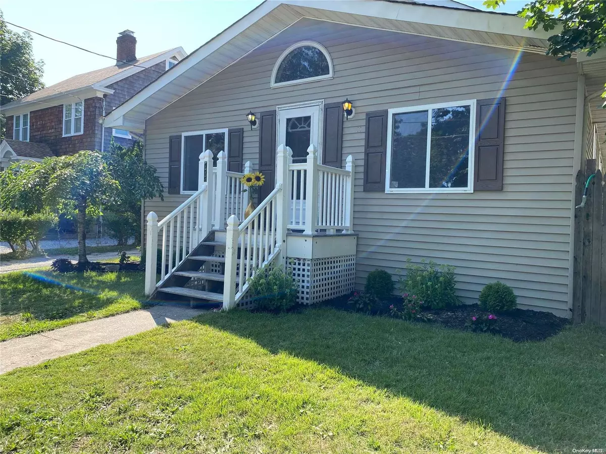 Mattituck, NY 11952,775 Legion Avenue