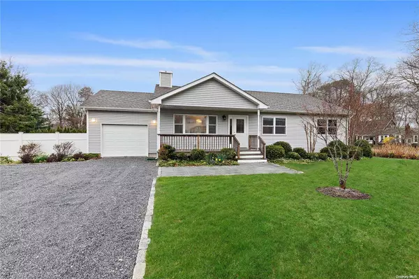 Hampton Bays, NY 11946,12 Hampton Bays DR