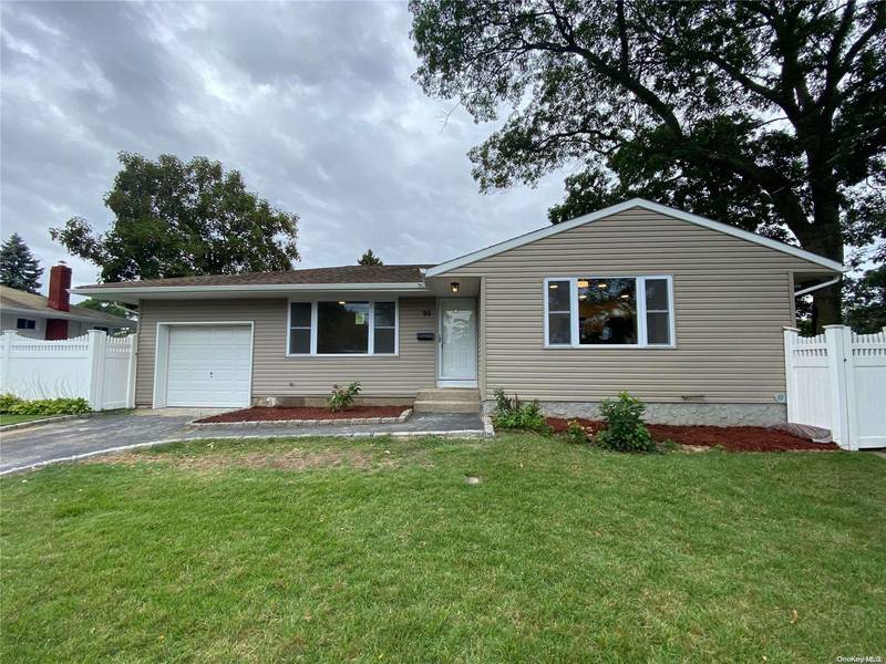 99 W 9th ST, Deer Park, NY 11729