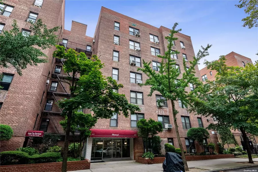 33-27 91st ST #1E, Jackson Heights, NY 11372