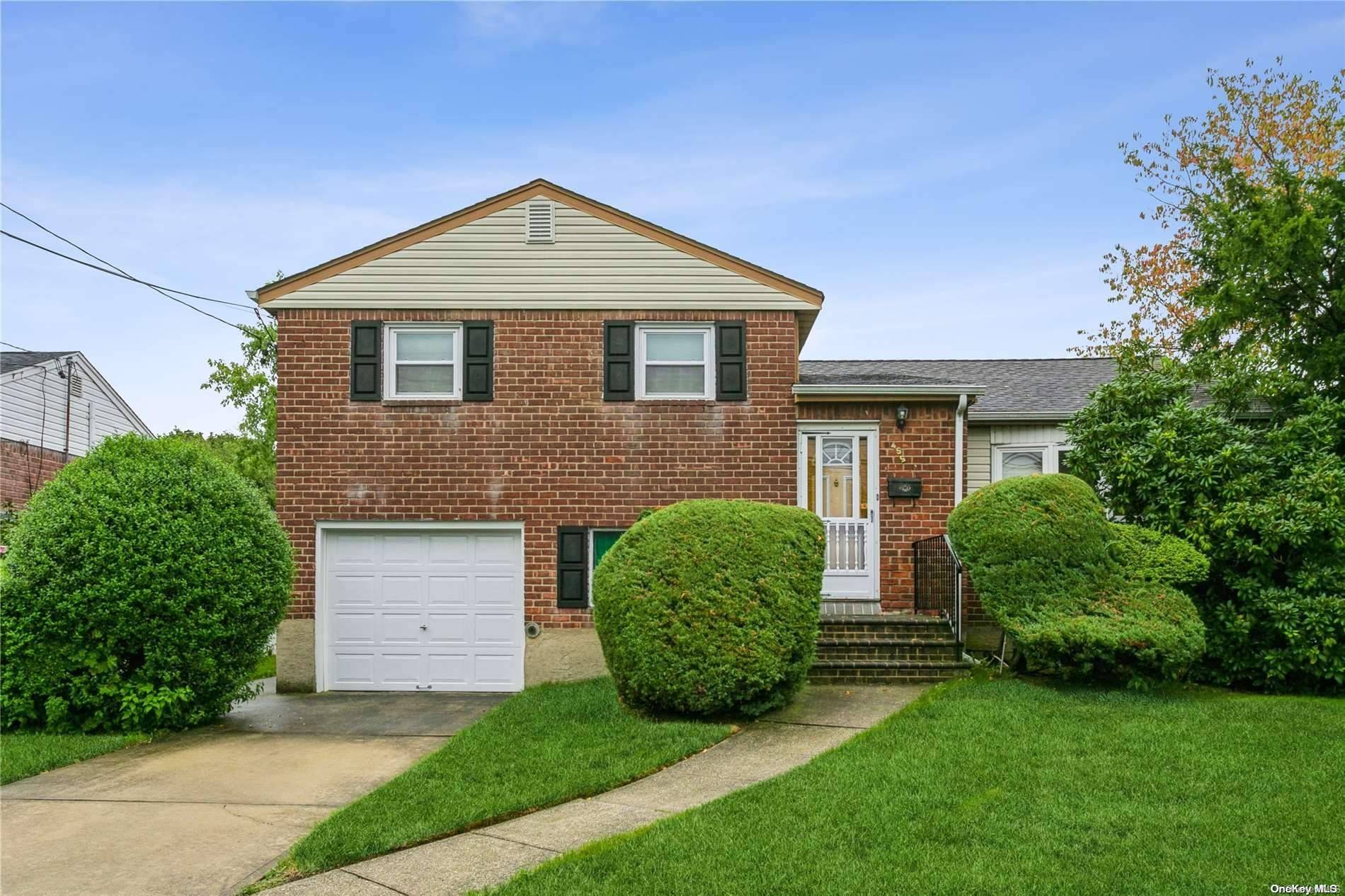 455 Pacific ST, Massapequa Park, NY 11762