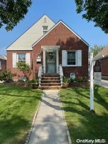 89-39 218th ST, Queens Village, NY 11427