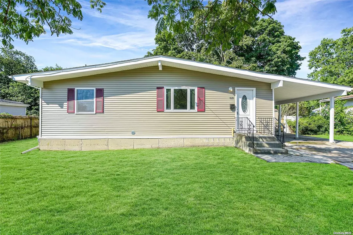 Central Islip, NY 11722,610 Lowell AVE