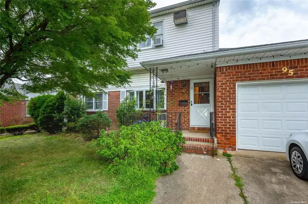 95 East ST, New Hyde Park, NY 11040