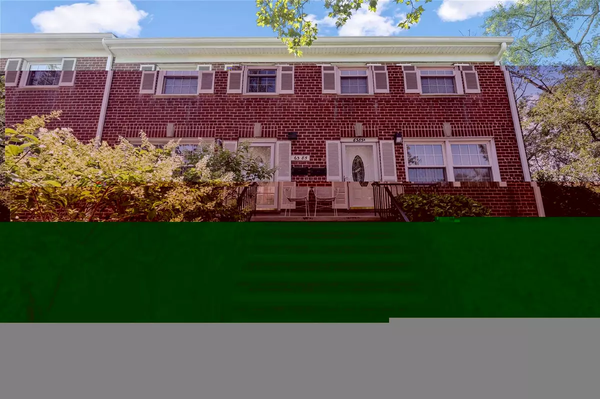 Douglaston, NY 11362,63-85 Douglaston Pkwy #71