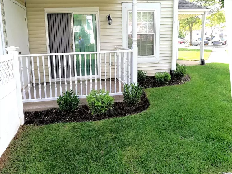 131 Fairview CIR #131, Middle Island, NY 11953