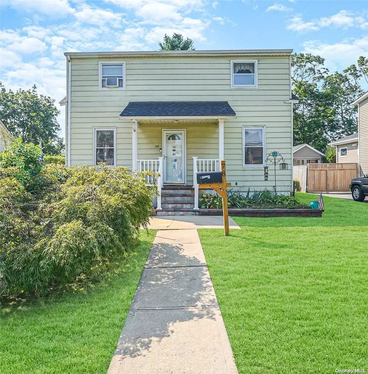 Islip, NY 11751,78 Spruce ST