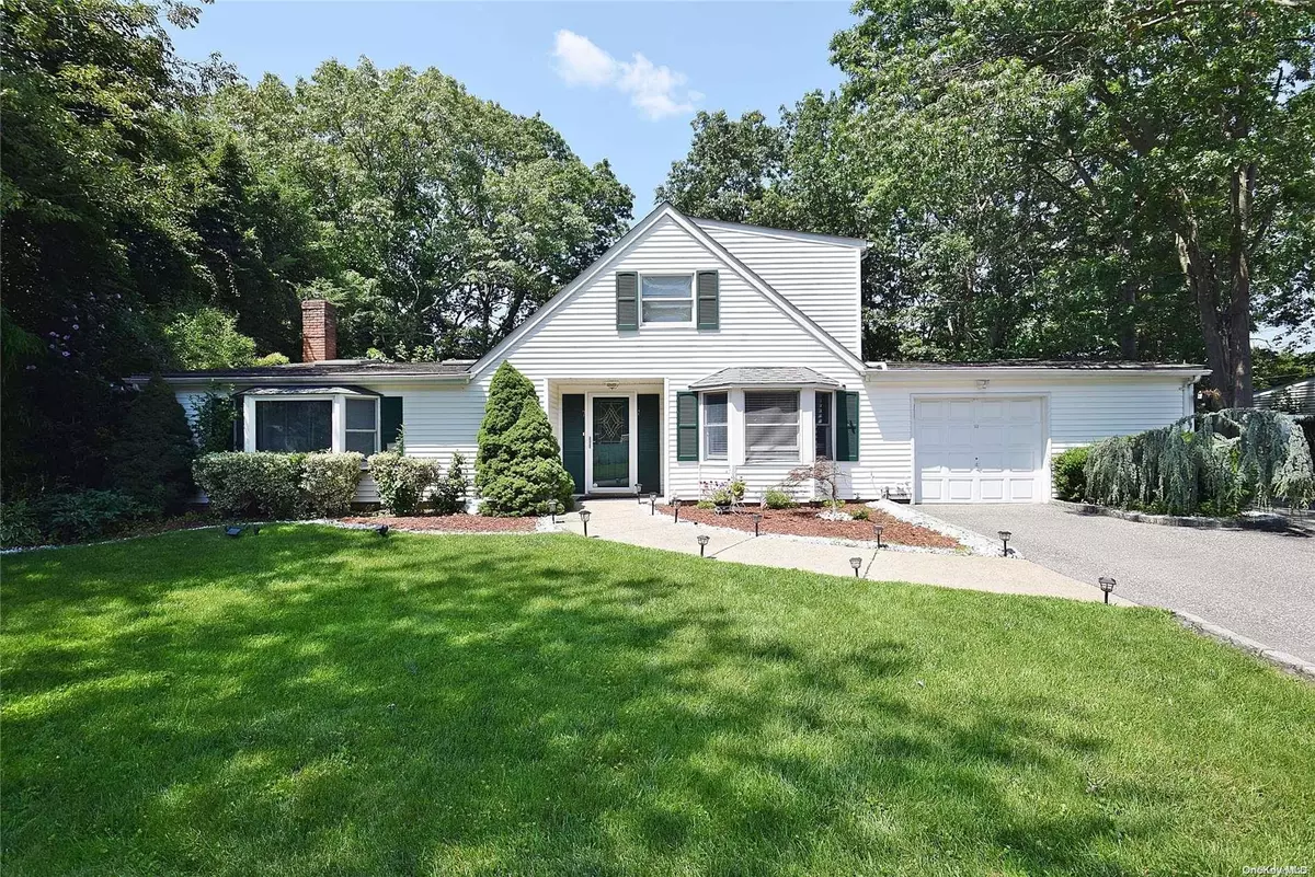 Farmingville, NY 11738,7 Coed LN