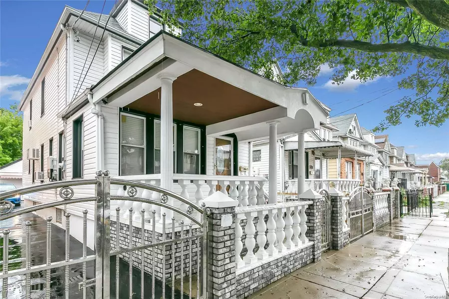 111-34 131st ST, South Ozone Park, NY 11420