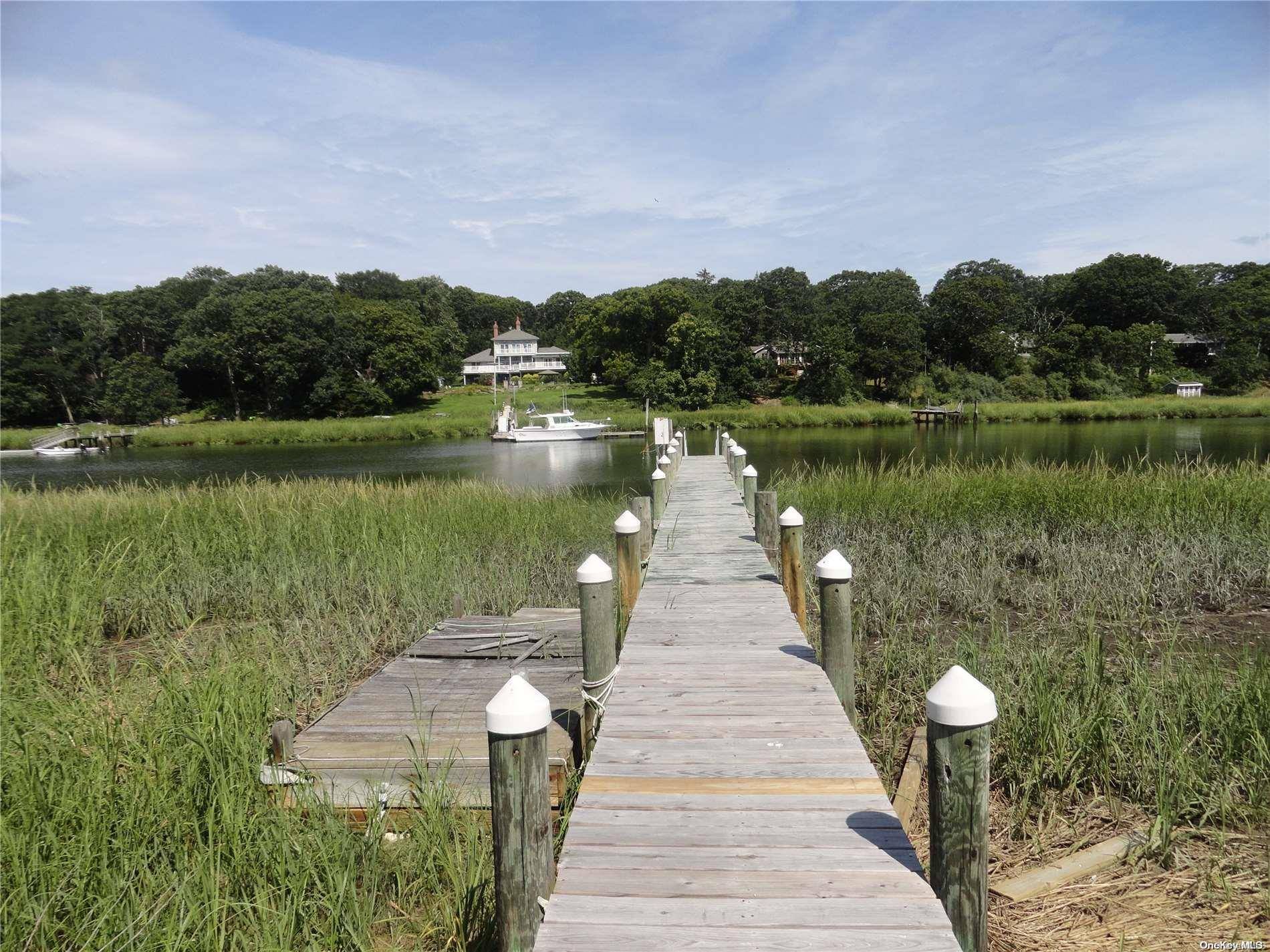 Mattituck, NY 11952