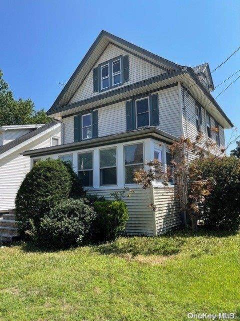 19 Plainfield AVE, Floral Park, NY 11001
