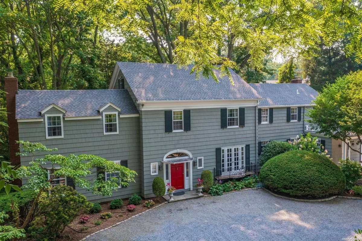 Lloyd Harbor, NY 11743,288 Southdown RD