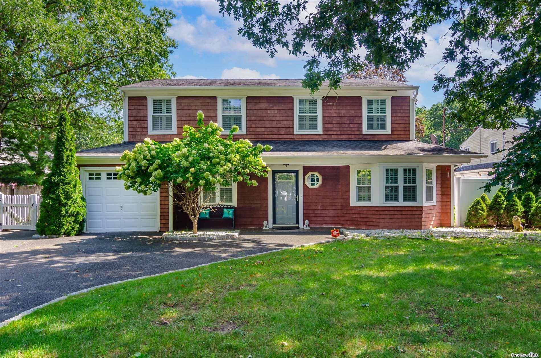 Centereach, NY 11720,159 Horseblock RD