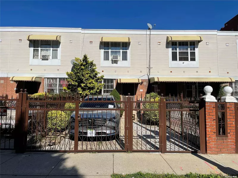 427 Snediker Ave, Brooklyn, NY 11207