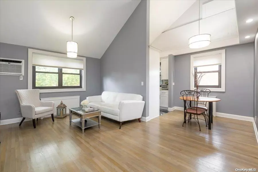 17-44 166 ST #2nd Fl, Whitestone, NY 11357