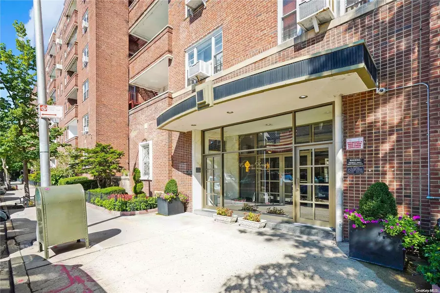 34-41 85 ST #2D, Jackson Heights, NY 11372