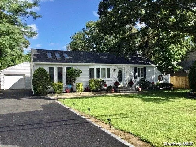 311 Manhattan BLVD, Islip Terrace, NY 11752