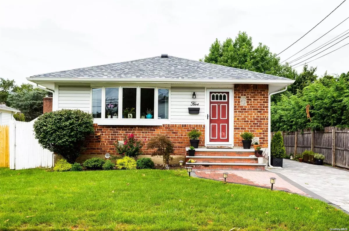 Hicksville, NY 11801,5 Irving ST