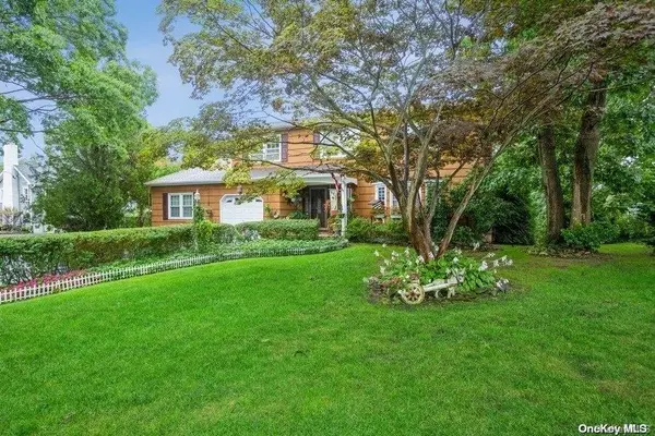 Sayville, NY 11782,723 Chester RD