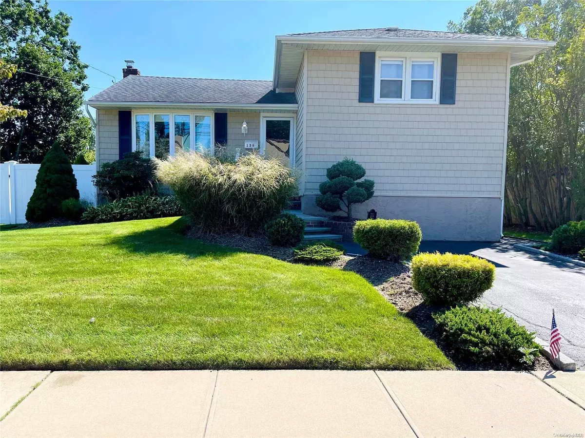 Massapequa, NY 11758,136 N Cedar ST