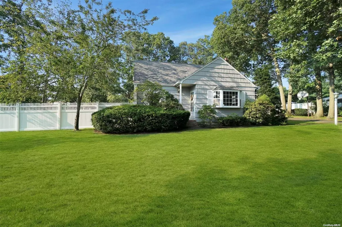 Islip, NY 11751,11 46th ST