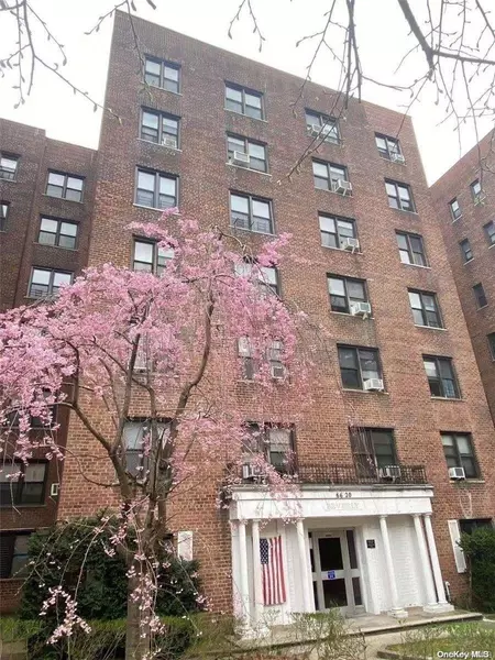 66-20 Wetherole ST #3J, Rego Park, NY 11374