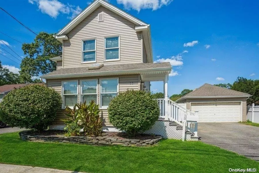 13 Manhattan BLVD, Islip Terrace, NY 11752