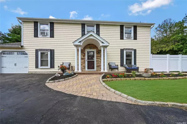 24 Osborne AVE, Mount Sinai, NY 11766