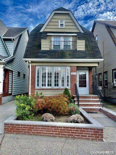 160-08 Grand Central Pkwy, Jamaica, NY 11432