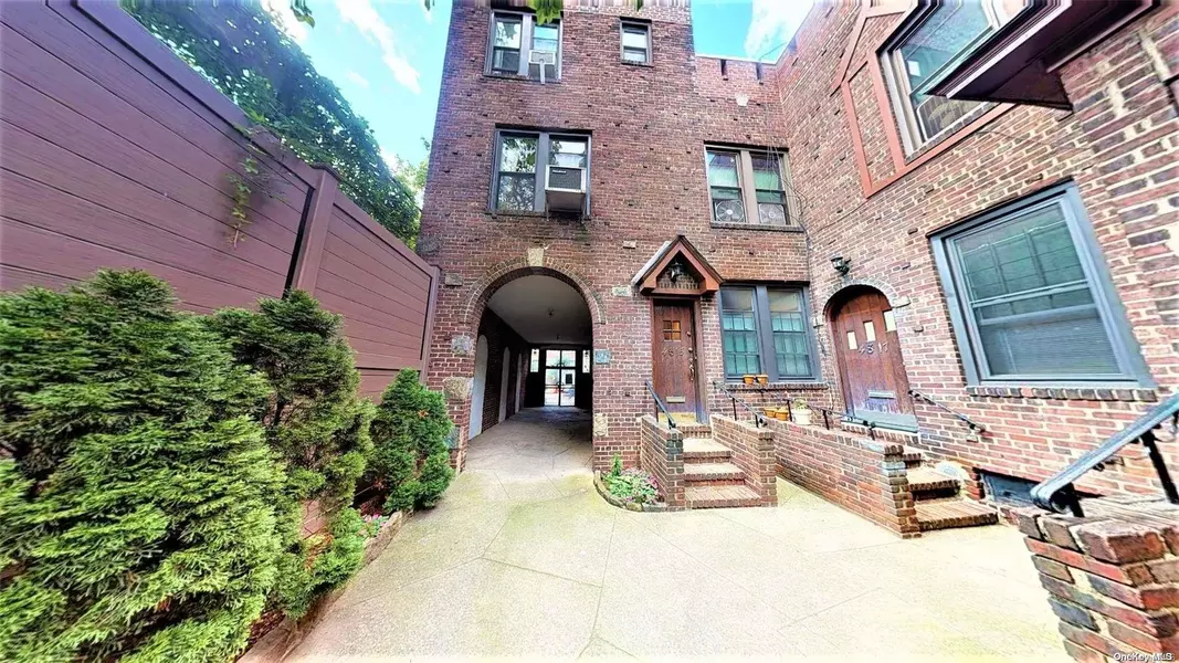 48-15 39th PL #2, Sunnyside, NY 11104