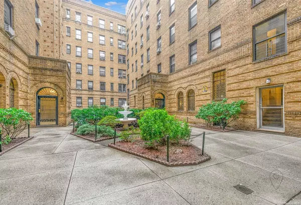 83-44 Lefferts BLVD #2E, Kew Gardens, NY 11415