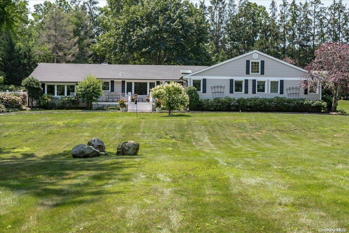 2100 Edge Ct, Muttontown, NY 11791