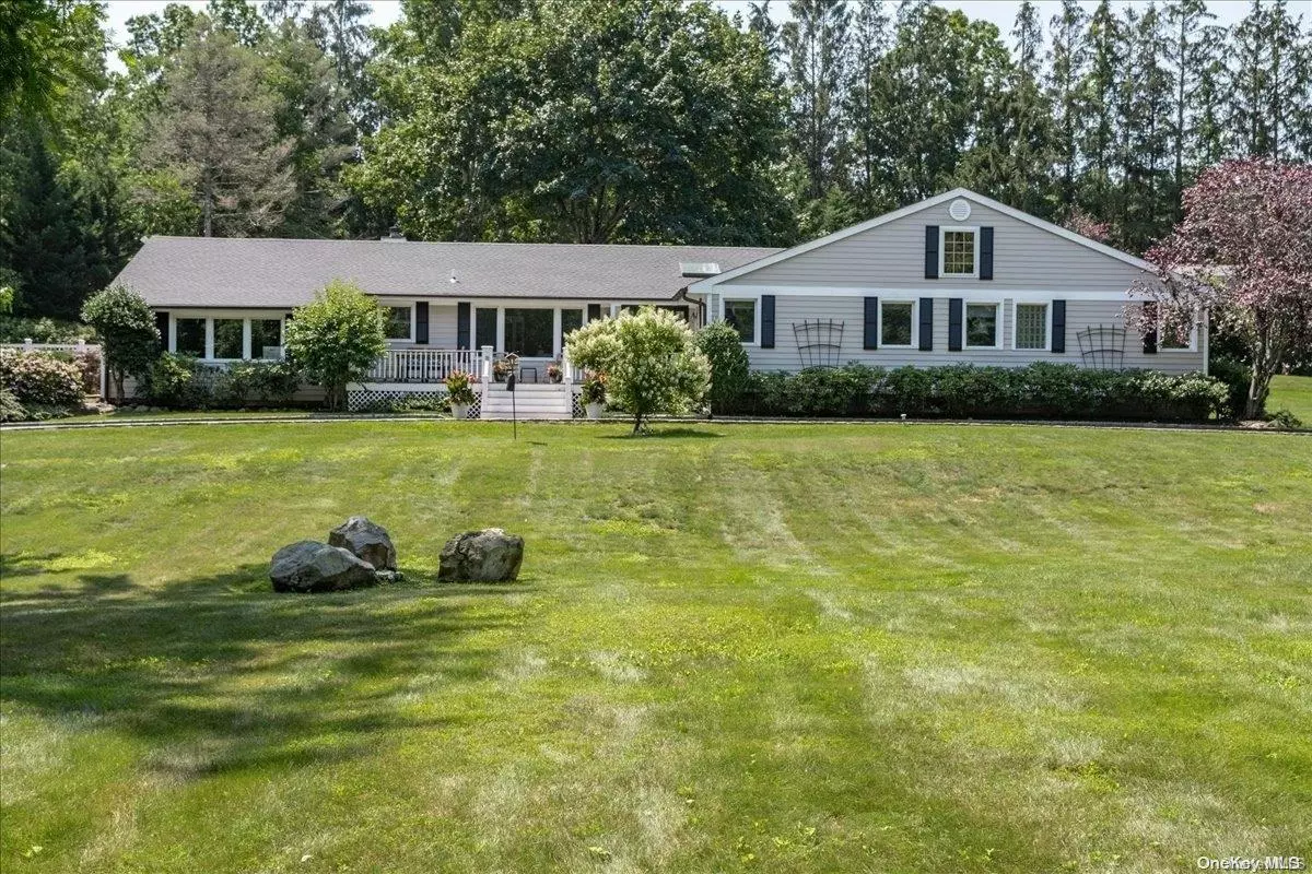 Muttontown, NY 11791,2100 Edge Ct